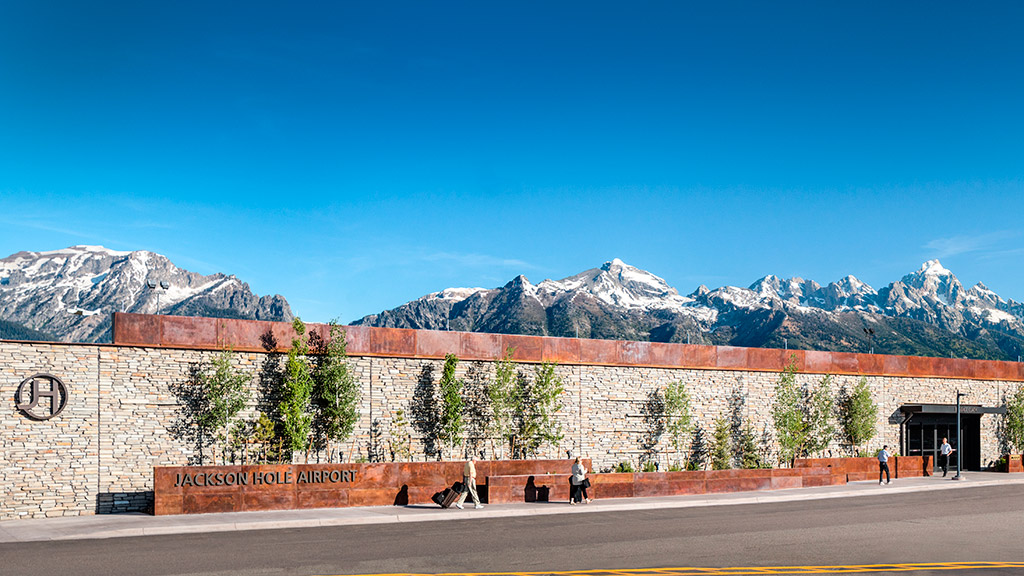 jackson hole ski resort airport