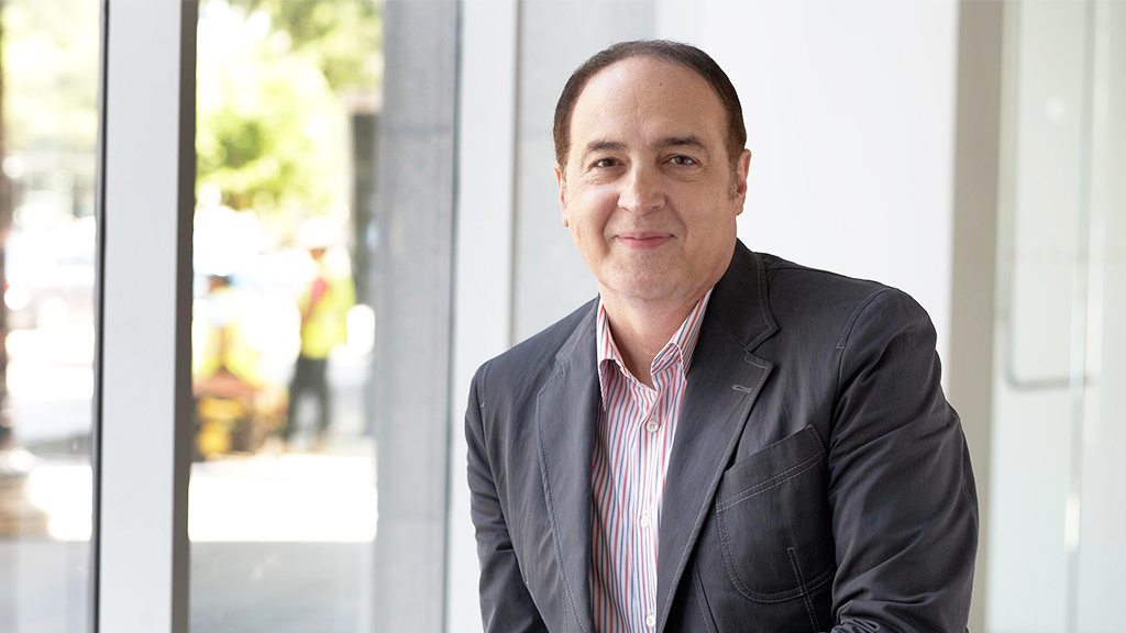 A photo of Nestor Santa-Cruz