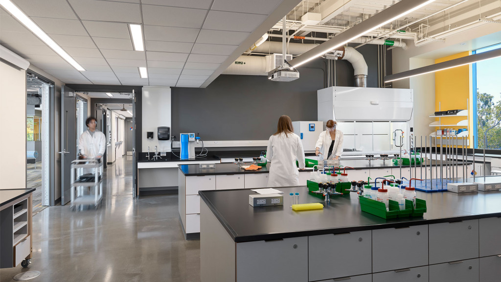 A group of people in a laboratory.