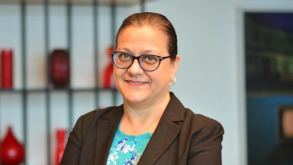 Aparna Khemani headshot