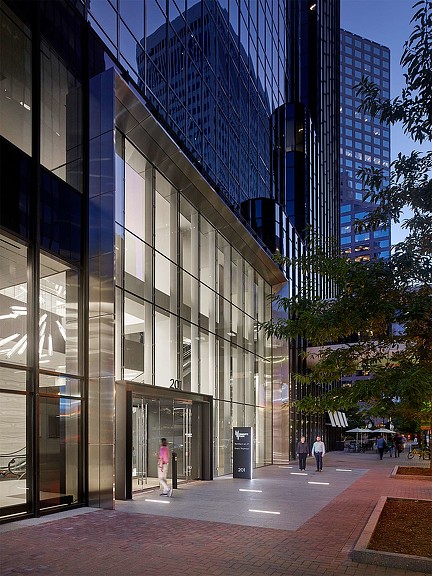 Charlotte Plaza exterior