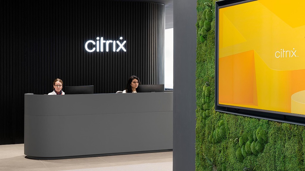 Citrix Cambridge reception with biophilic side wall