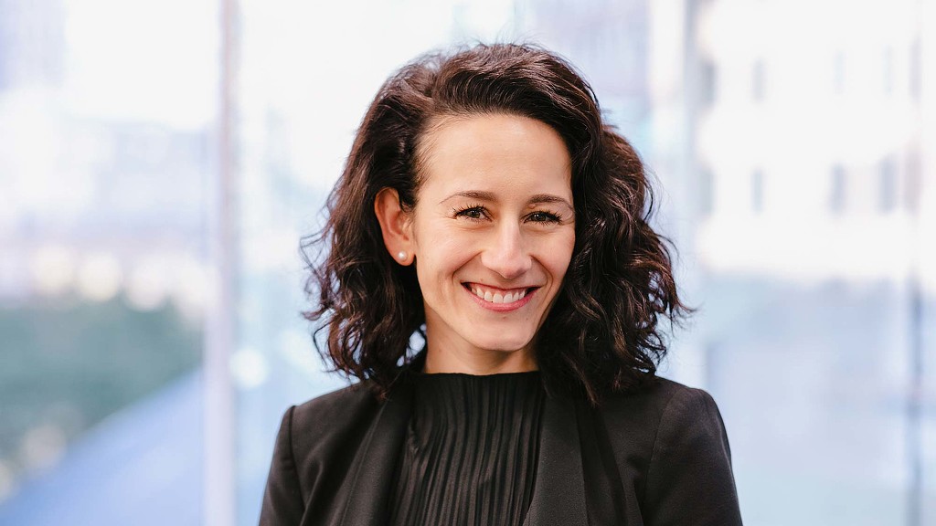 Colleen Wallace headshot