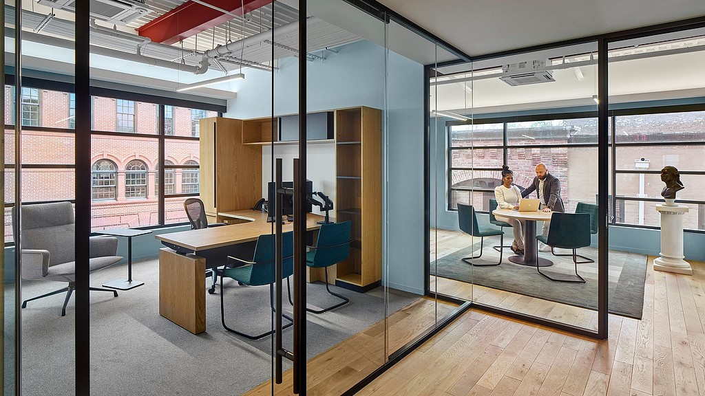 Oxford Finance corner meeting rooms