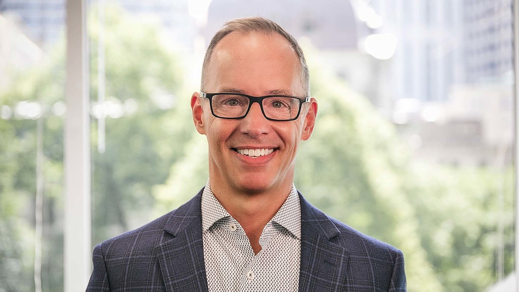 Matthew Bacon headshot