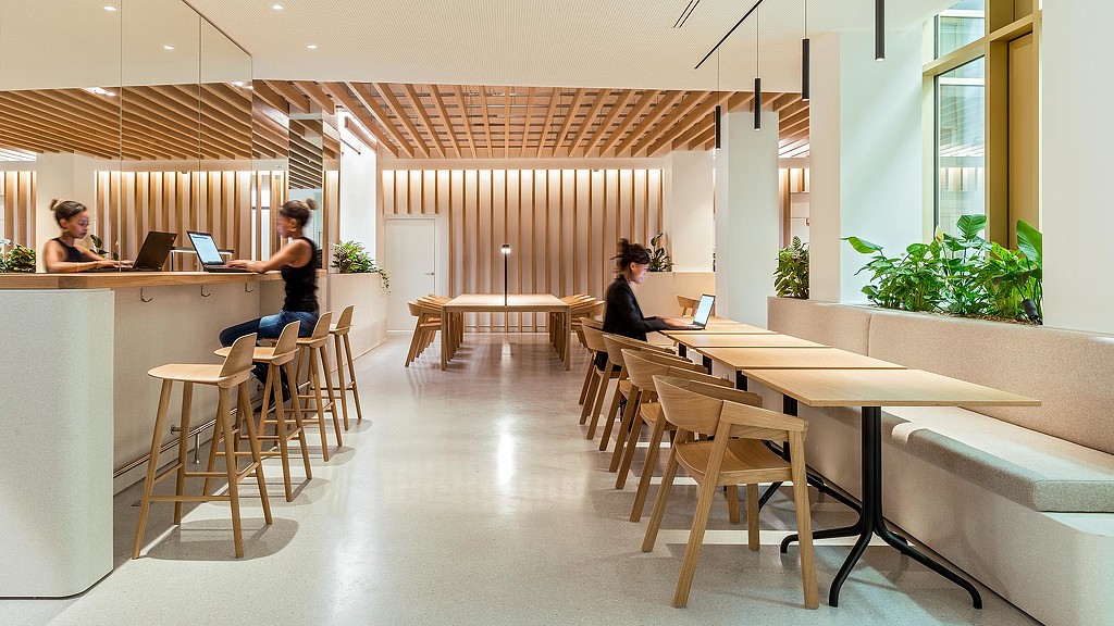 Maison Bayard cafe.