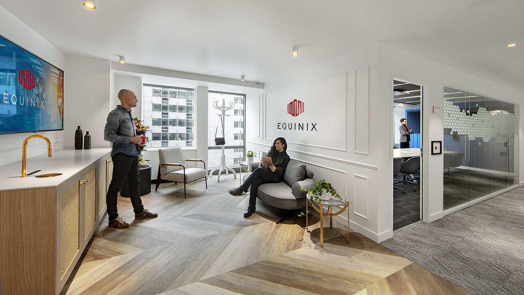 Equinix Paris office nook and meeting room.