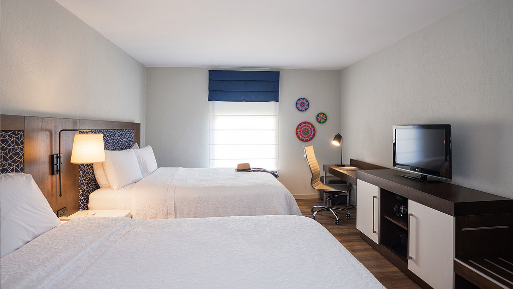 Hampton Inn Alajuela room with 2 beds