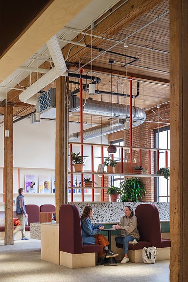 Udemy Denver open space with cafe-style seating