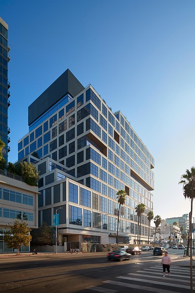 Epic tower from Los Angeles street view