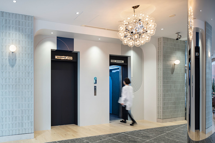 Hatsudai Center Building elevators