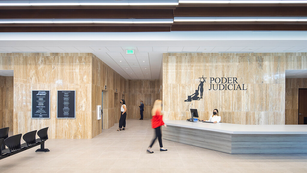 Torre Judicial lobby