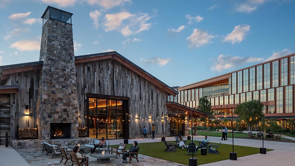 23-24 PUBLIC GENERAL ジェネラル 153 Bandwidth Global Headquarters | Projects | Gensler