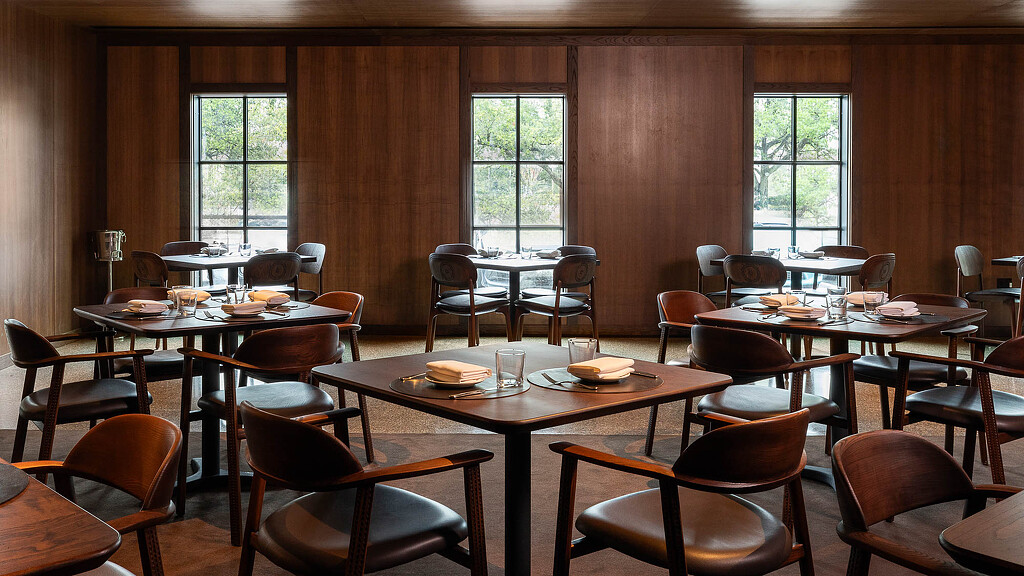 Bar Bludorn dining tables