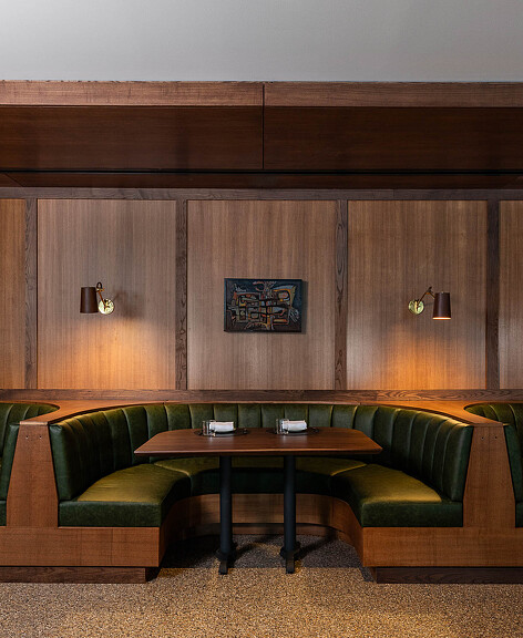 Bar Bludorn booth seating