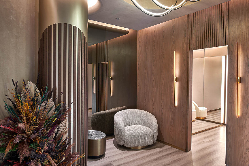 Kayanee changing room and lounge