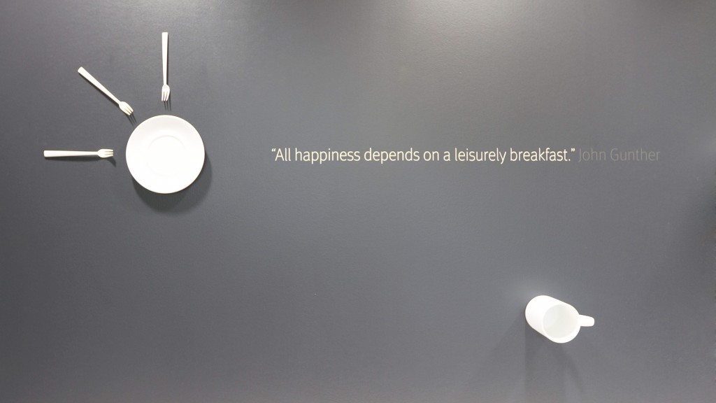 A white circle with a black circle in the middle and a white circle with a white circle in.