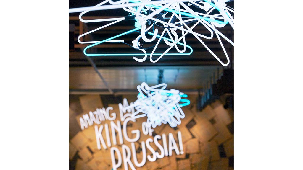 A sign with a star on it.