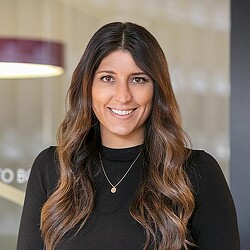 Karina Silvester headshot