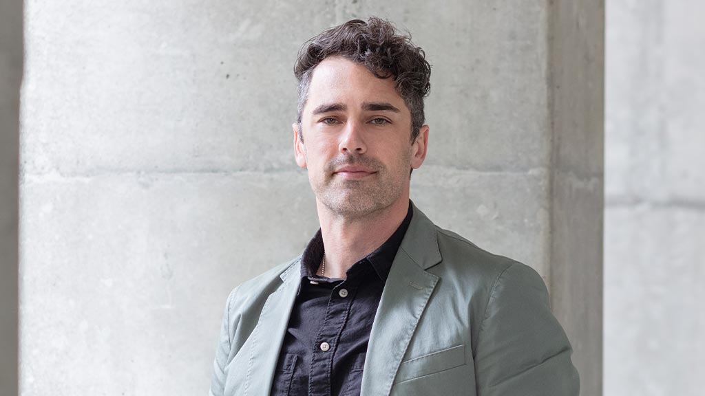 Jacob Simons headshot