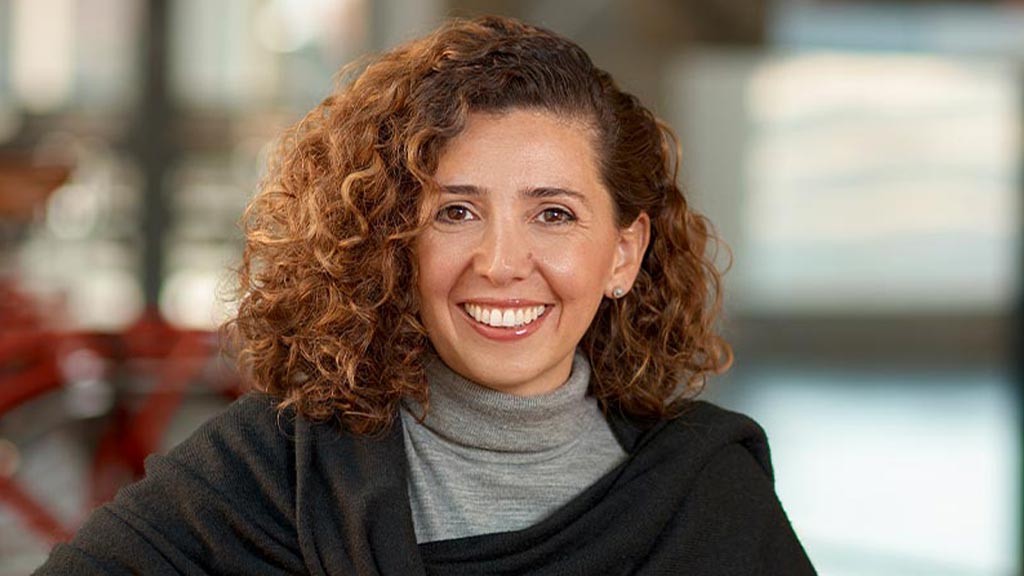 Elif Tinney headshot