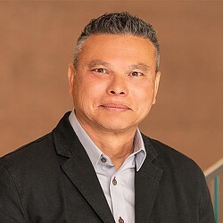 Tim Vuong headshot