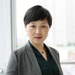 Susie Zhang headshot