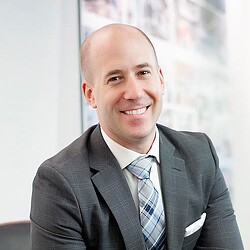 Eric Ginsburg headshot