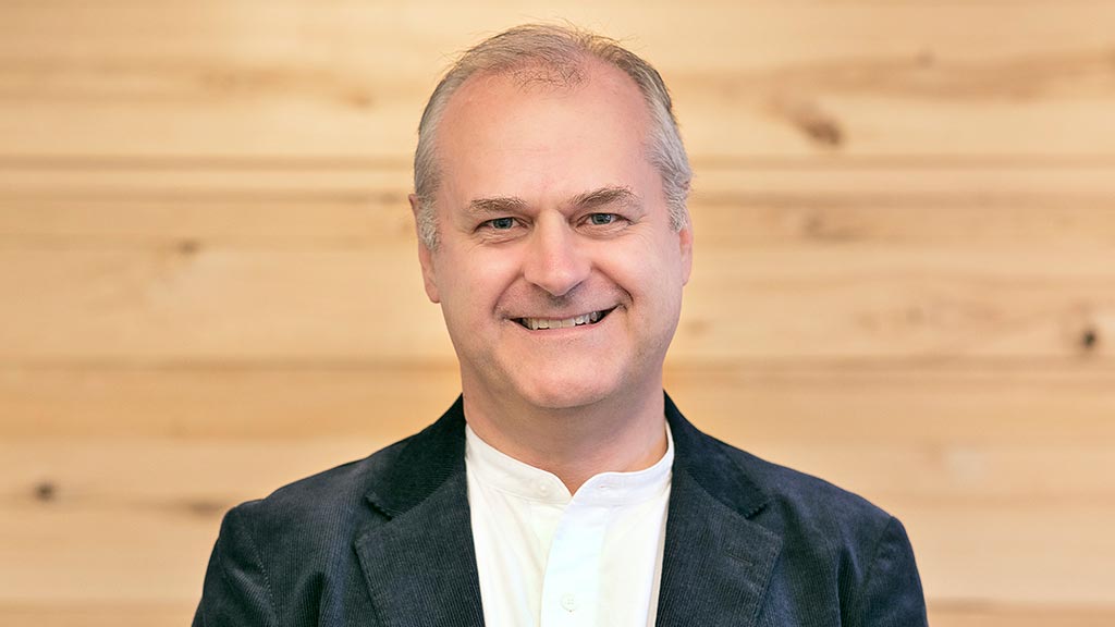 Victor Pechaty headshot