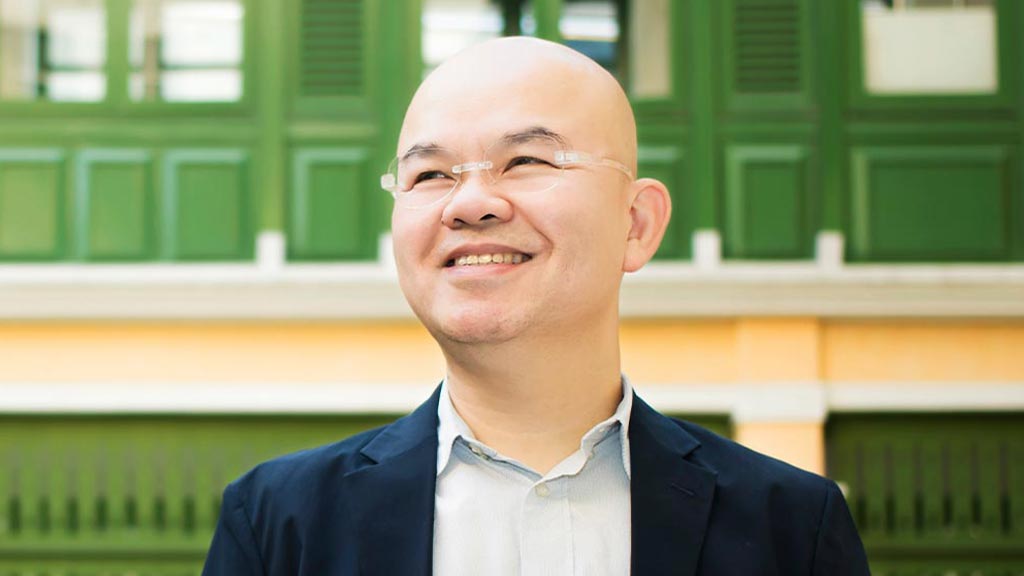 Chakkrit Luangcharoenrat headshot