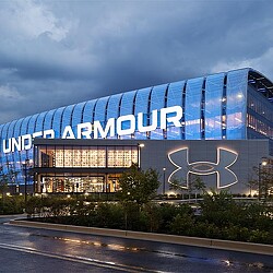 A building with graffiti on it.