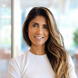 Melanie Harris headshot