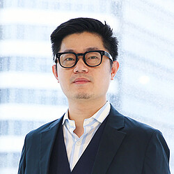 Jordan Feng headshot