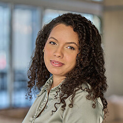 Andrea Perez headshot