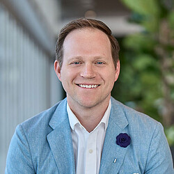 Phillip Powers headshot