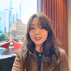 Susan Han headshot