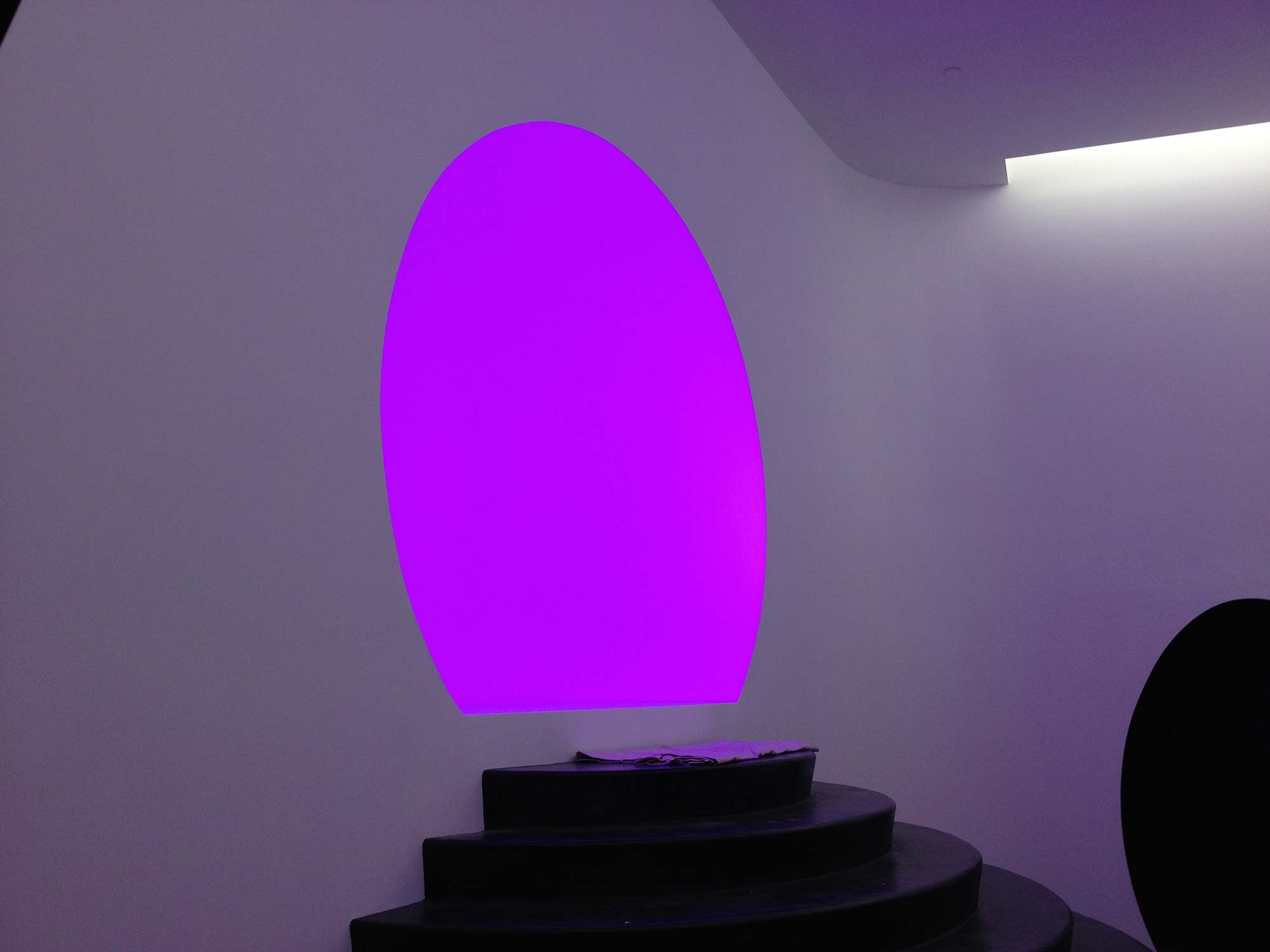 James Turrell’s “Ganzfeld” AKHOB Exhibit Gensler