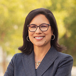 Gensler Global Co-Chair Diane Hoskins headshot