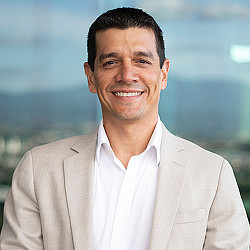 Samuel Bermúdez headshot