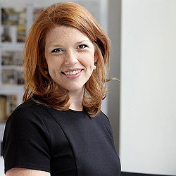 Leslie Taylor headshot