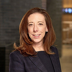 Claudine Frasch headshot.