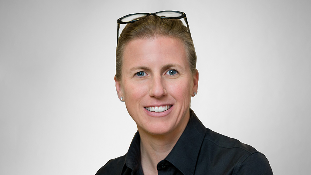 Kelly Farrell headshot.