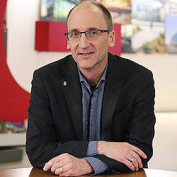 Steven Shinn headshot