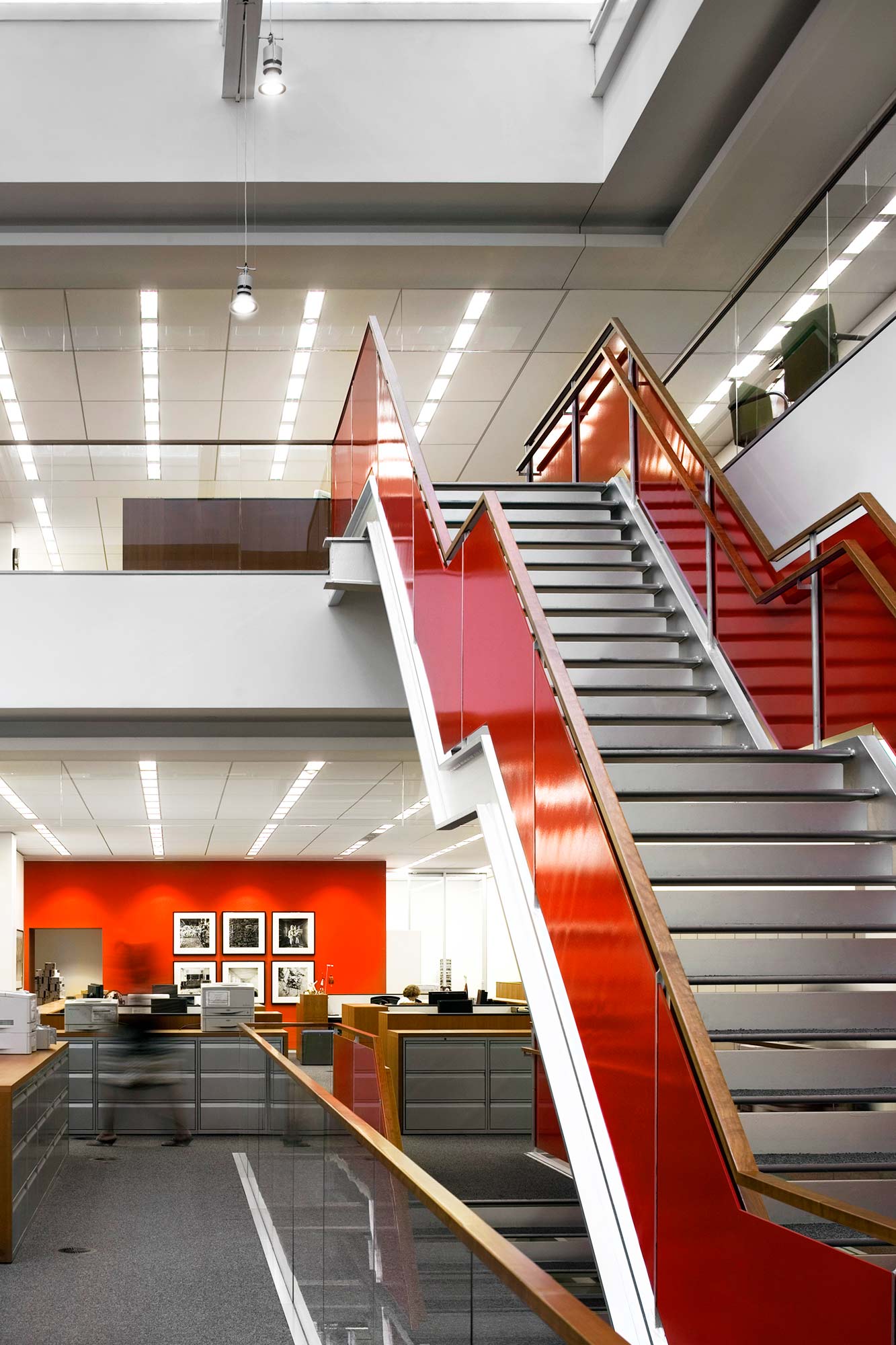 THE NEW YORK TIMES COMPANY visual data 6