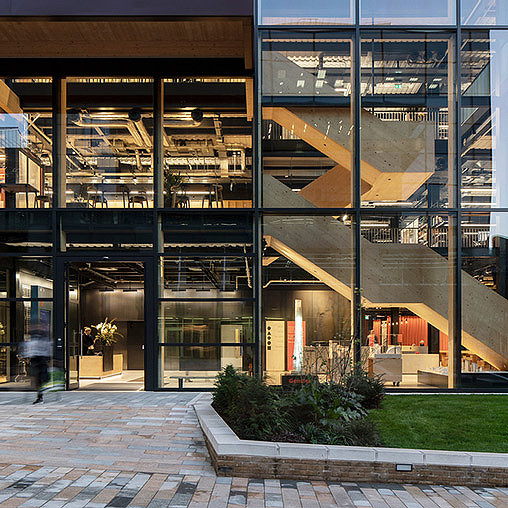 What Does the Shift to a Hybrid Work Model Mean for Office Spaces in the U.K.?