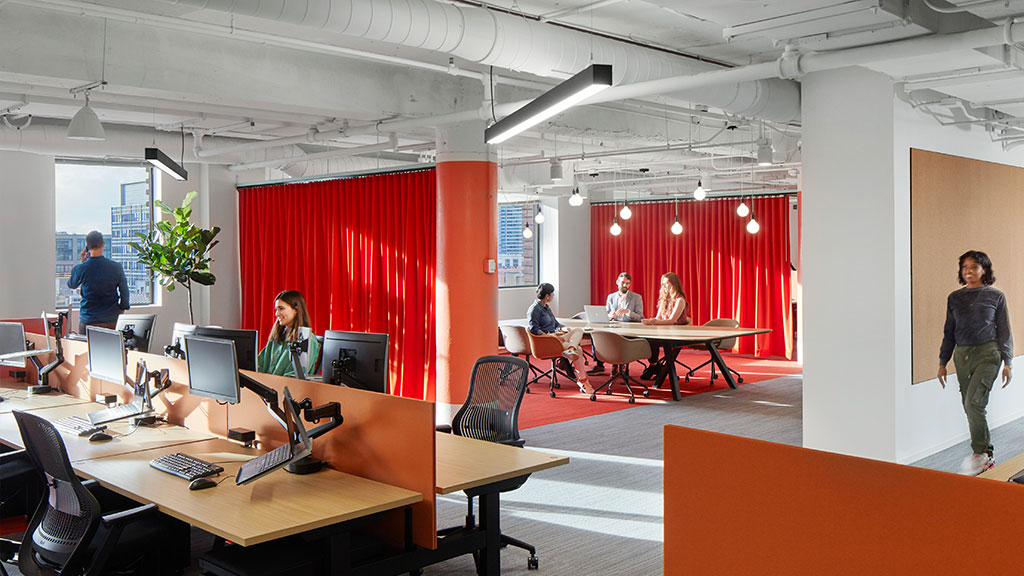 Edelman Chicago workstations and collaboration space