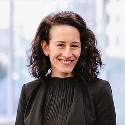 Colleen Wallace headshot