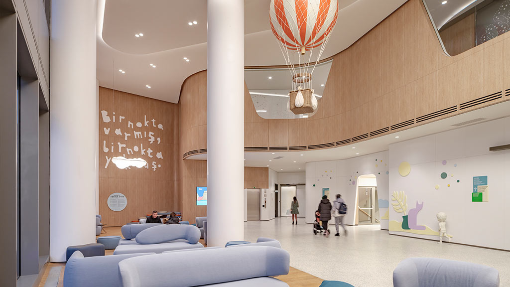 Acibadem Atasehir Hospital lobby with hot air balloon