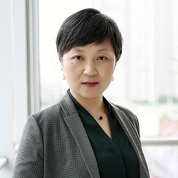 Susie Zhang headshot