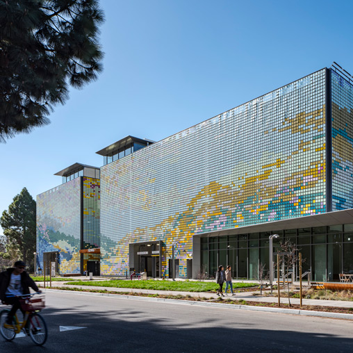A building with a glass front.